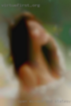Open minded Statesville show pussy and fun loving guy.